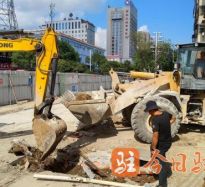 看操BmgU22se高温下的坚守｜道路建设者用汗水铺就畅通路